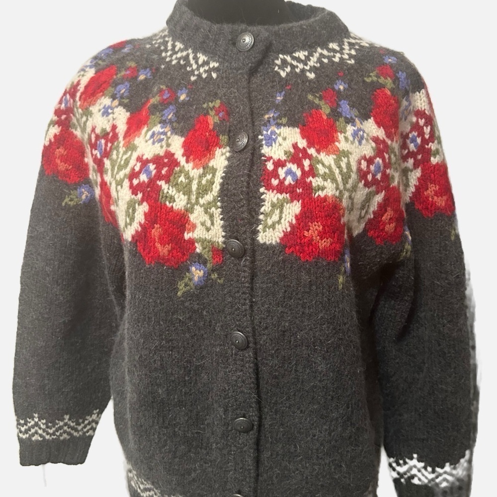 Icelandic Design Women’s Fair Isle Cardigan Intarsia Floral Lambswool Angora